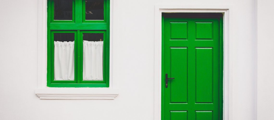 GreenDoorPixabay