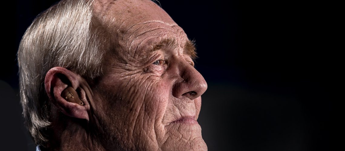 SeniorManAloneMasonUnsplash