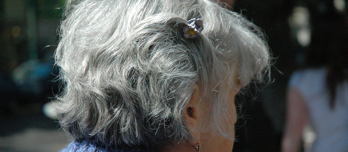 woman-ge75f22174_1920